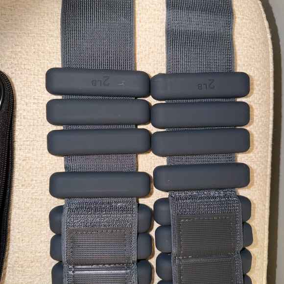 Bala Charcoal Fitness Bangles 2lb with case - Picture 4 of 7